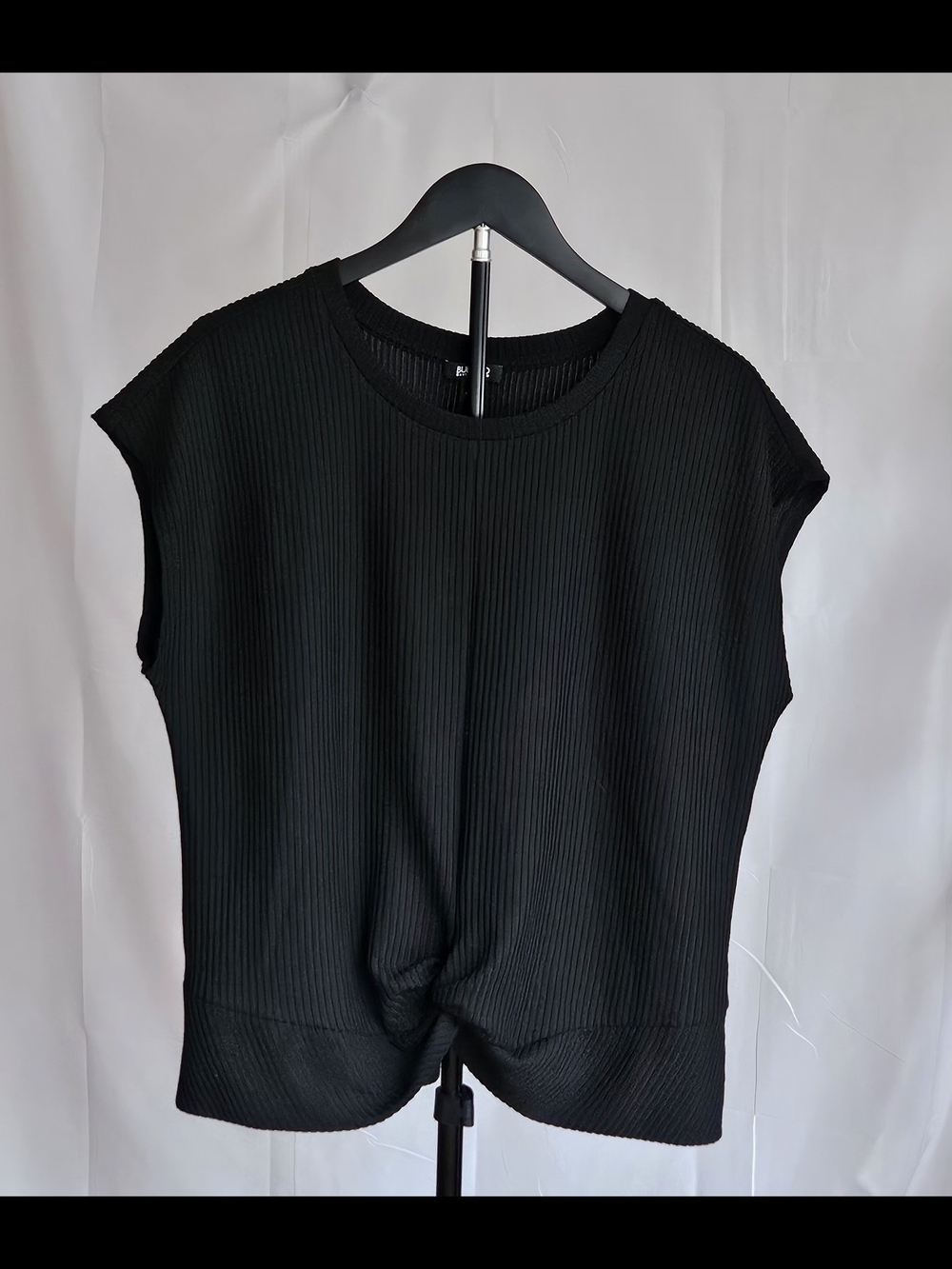 ​Buffalo David Bitton Black Ribbed Twist-Front Sleeveless Top - Size M